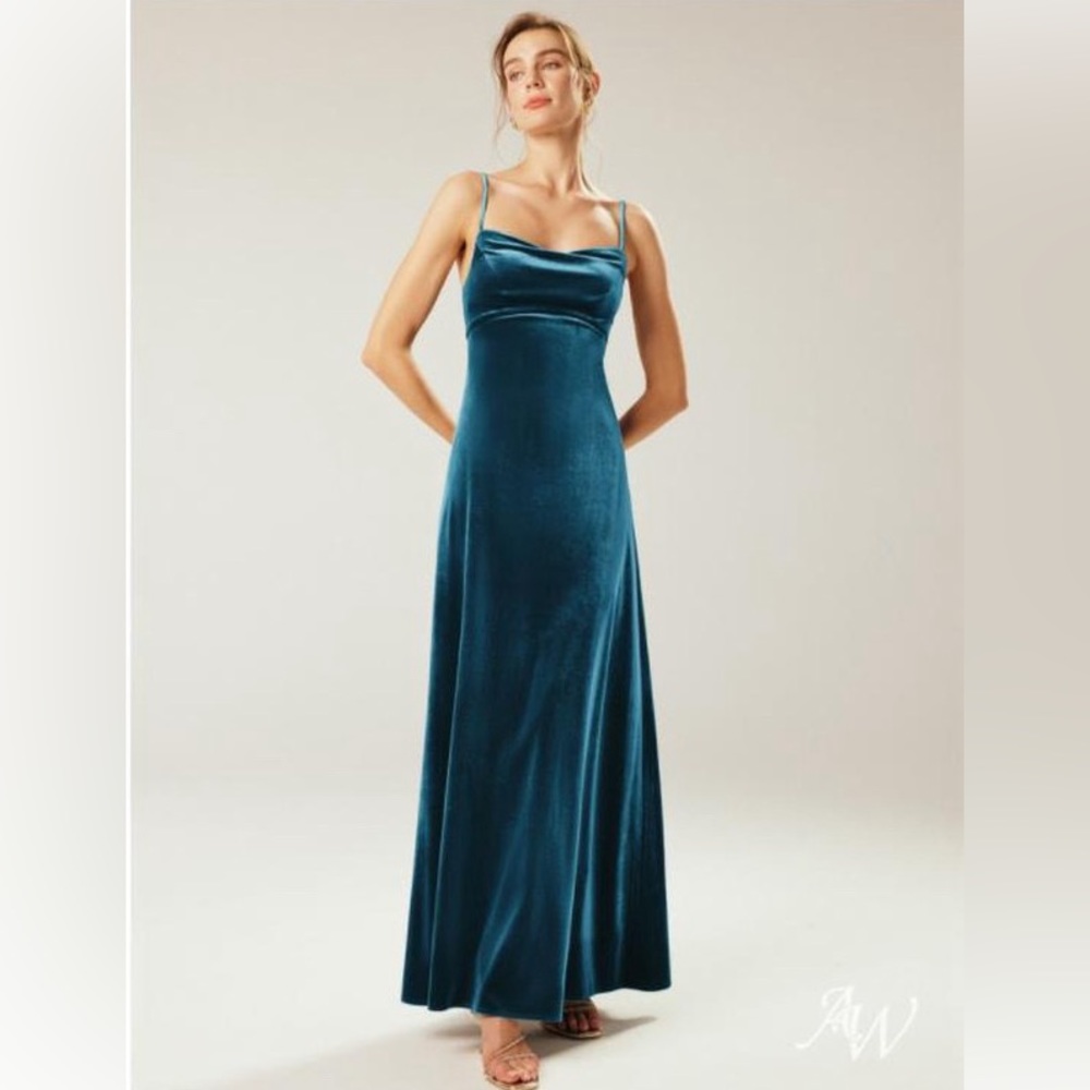AW Tuanku Dress size 8 in Midnight Blue